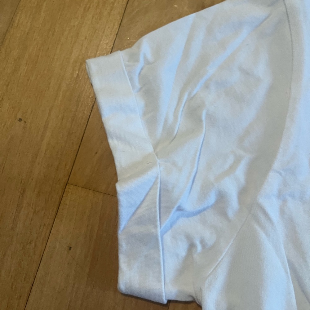 White Graphic T-Shirt Love Henri Design vintage like new Henri Bendel med/large - Picture 3 of 6